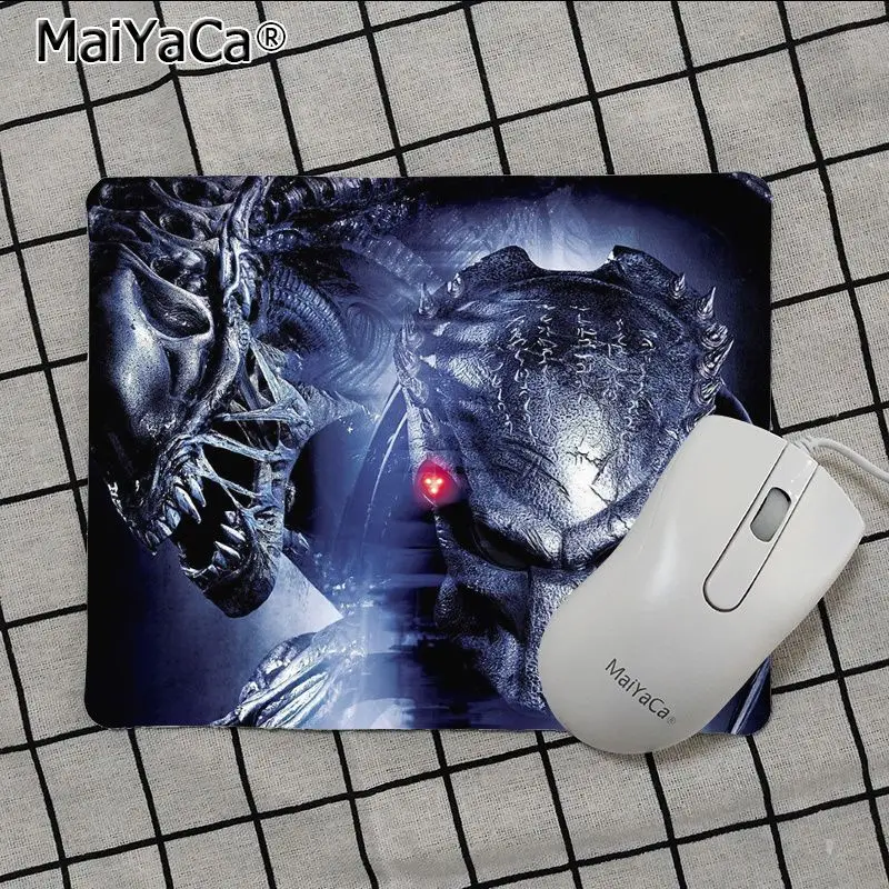 Maiya High Quality Movie Alien Vs Predator Keyboard Gaming MousePads Smooth Writing Pad Desktops Mate gaming mouse pad - Цвет: No Lock Edge18x22cm