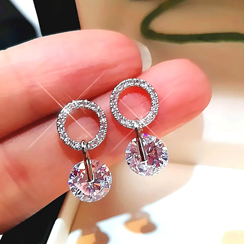 Nuovi orecchini a cerchio di lusso CZ per le donne Orecchini a cerchio piccolo color oro Moda versatile accessorio per l'orecchio da donna Gioielli