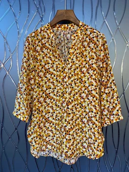 

2020 Spring and Summer New Women's Neckline V Letter Decoration Small Floral Color Matching Shirt 605