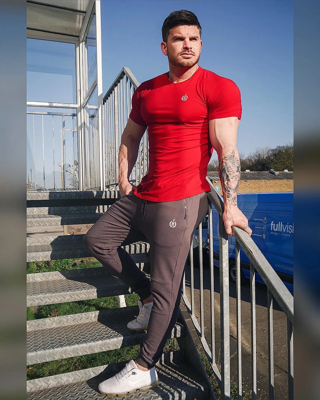 Muscle Dr. Европа и Америка братья рекламируют мужчин t Стиль Спорт Фитнес с коротким рукавом мужчин Slim Fit вырез лодочкой все-Хлопок T-s