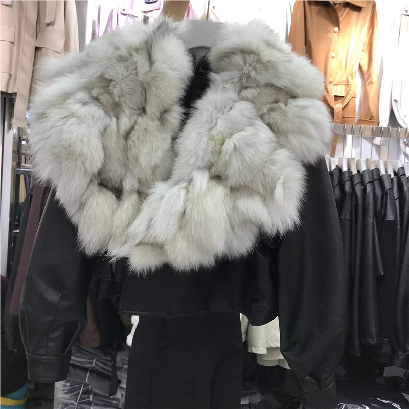 Супер Большая Меховая куртка Женская Роскошная куртка из искусственной кожи с натуральным мехом Высококачественная зимняя короткая мотоциклетная куртка пальто с воротником из лисьего меха