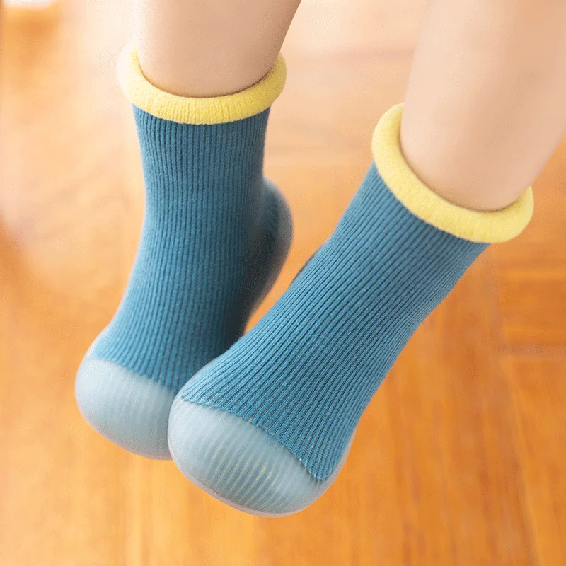 

Baby Winter Shoes Comfortable and Non-Slip Plus Velvet Thickened Booties Kids Boots Bebe Sports Soft Sole Mid Top Booties