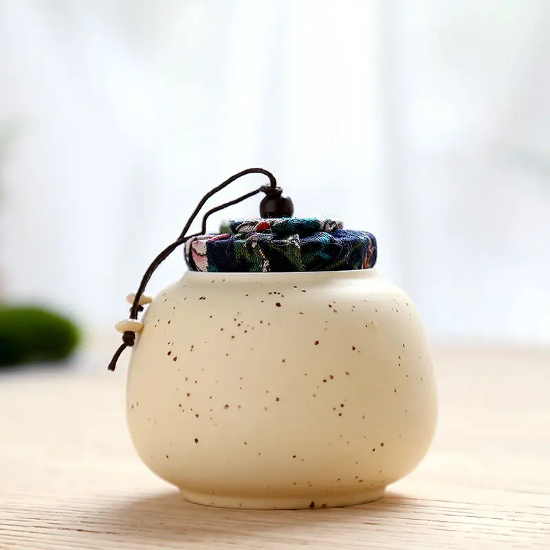 mantianxing huang Small Kitchen Tea Storge Jar Traditional Chinese Tea Box Porcelain Pu'er Tea Cans Ceramic Sealed Spieces Canister Office Teaware - Цвет: mantianxing huang