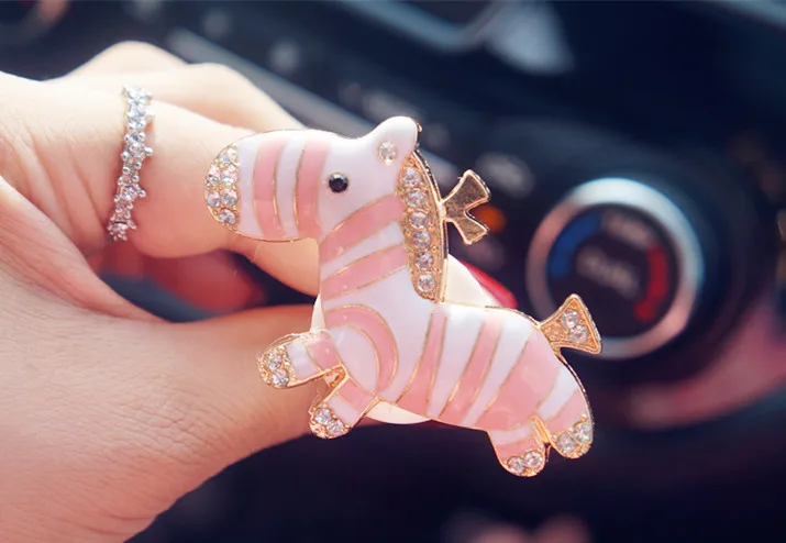 Автомобильный интерьер кондиционер воздуха на выходе Духи тип автомобильный ароматизатор на клипсе аксессуары для салона автомобиля украшения креативный кулон 2 шт