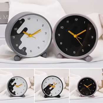 

Newly Simple Alarm Clock Wake Round Alarm Clock Battery Operated with Night Light for Desk Bedroom and Home Decoration T