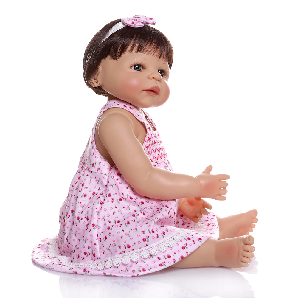 Короткие волосы 55 см bebe Кукла reborn для маленьких девочек кукла в розовом платье Полное Тело Винил силиконовый Реалистичная детская Ванна игрушка Водонепроницаемый ребенок