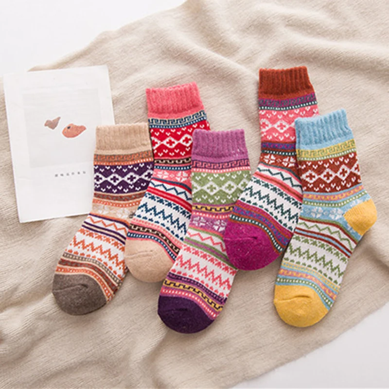 

5/3/2/1pair Retro Thermal Warm Winter Socks for Women Knit Thicken Socks Funny Stripe Embroidery Cotton Ankle Socks Short