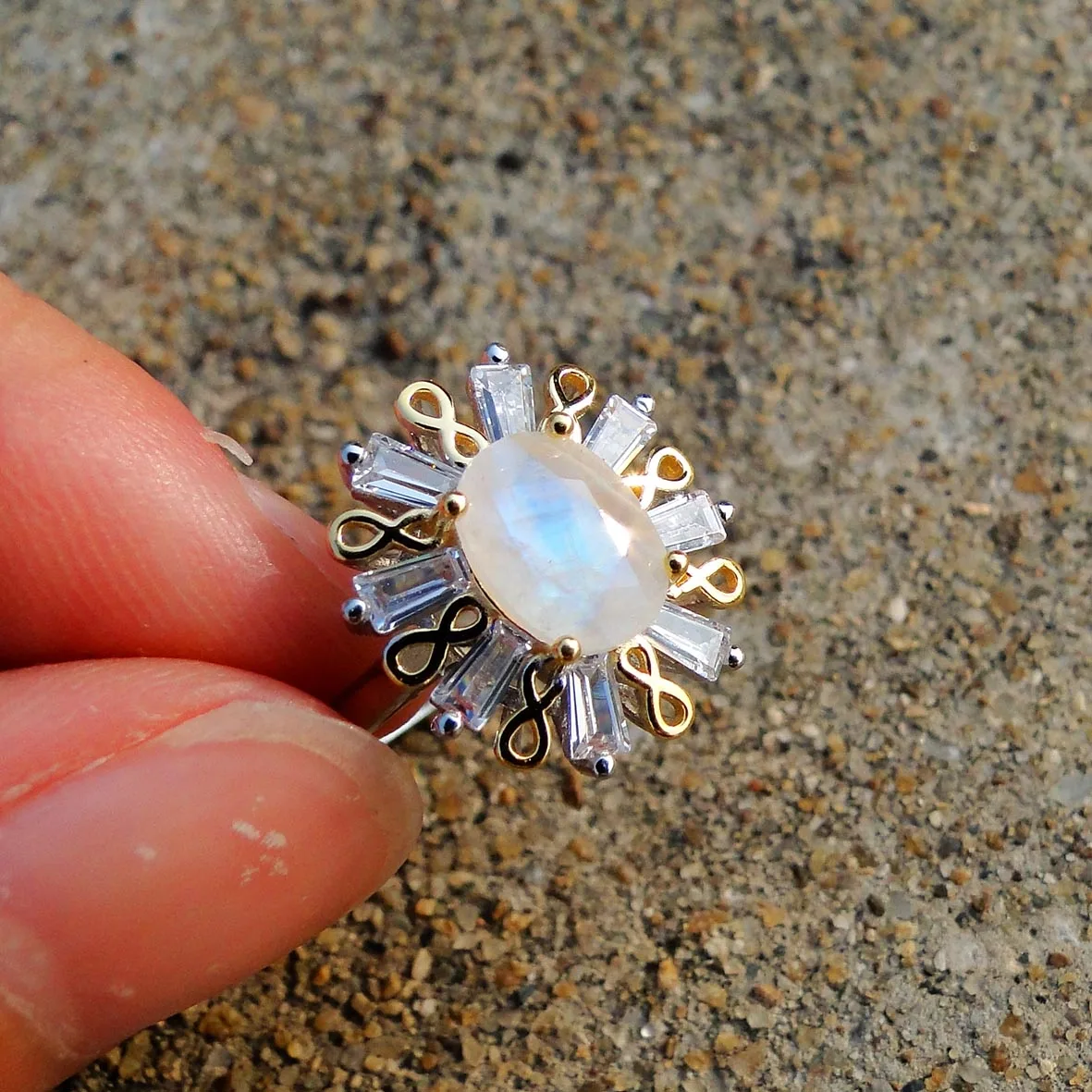 

Tone Two Plated 925 Sterling Silver Oval Cut 6x8mm Natural Gemstone Jewelry Blue Rainbow Moonstone Rings