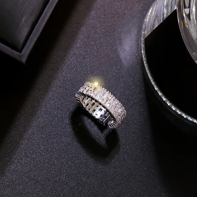 11693779009_1661689113