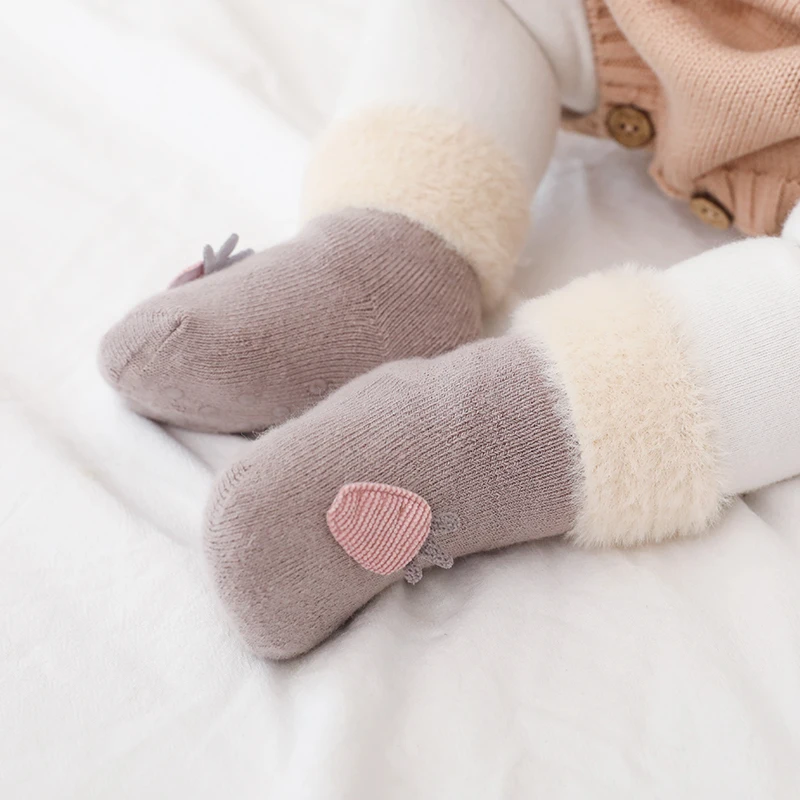 2 пар/лот, носки для малышей, Нескользящие хлопковые носки-тапочки с резиновыми рисунками животных для новорожденных, милые носки для малышей на осень и зиму, 0-24 месяца