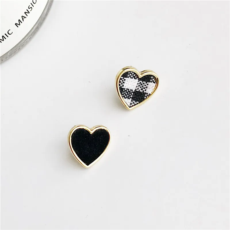 Асимметричные, геометрической формы в клетку, сердце, милые клипсы для ушей, Простая любовь, без серьга дырка, ювелирные изделия для женщин - Окраска металла: Stud Earrings-Black