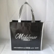 500 шт/лот многоразовые черные роскошные металлические ламинированные PP нетканые хозяйственные сумки с серебряной рамкой блестящие сумки для продвижения одежды