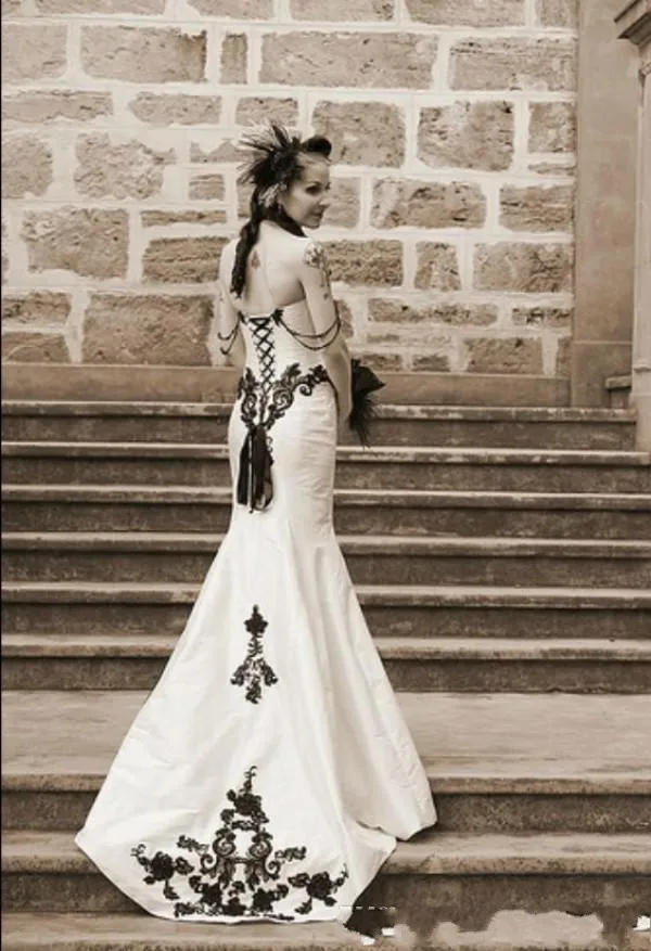 vintage-classic-gothic-wedding-dress-black (1)_conew1
