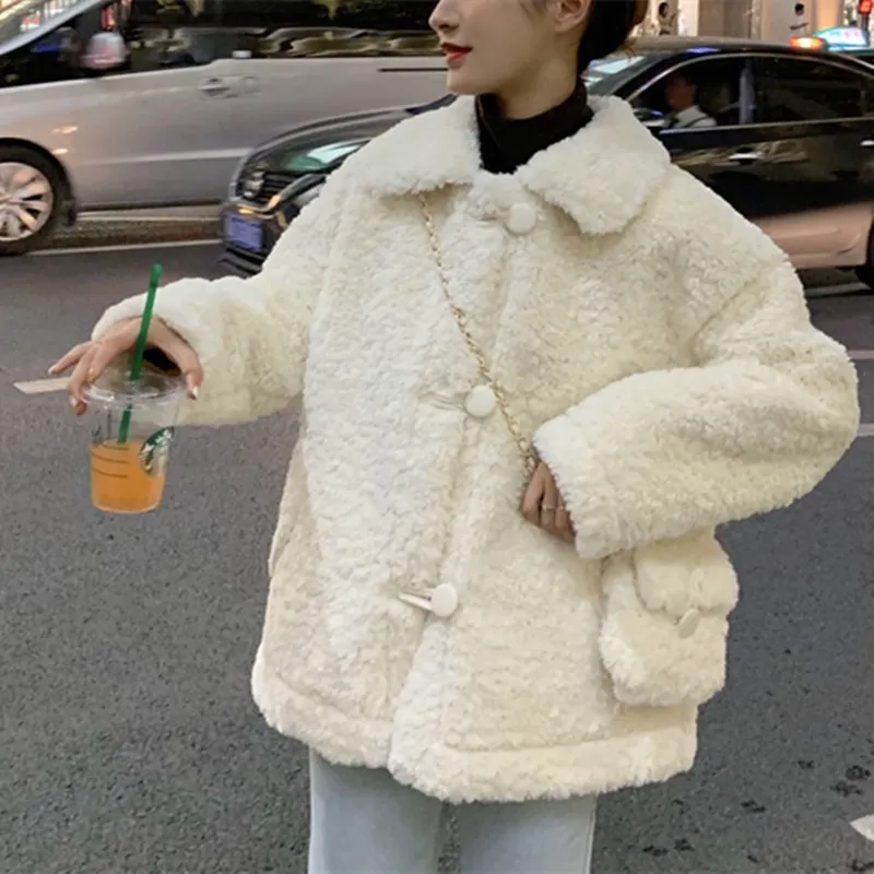 

Loose lamb-like wool plus velvet padded long-sleeved padded jacket