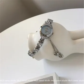 

Women's Korean Leisure Watch Bracelet Watch Simple Fashionable Thin Waterproof Wrist Watch Gifts For Women