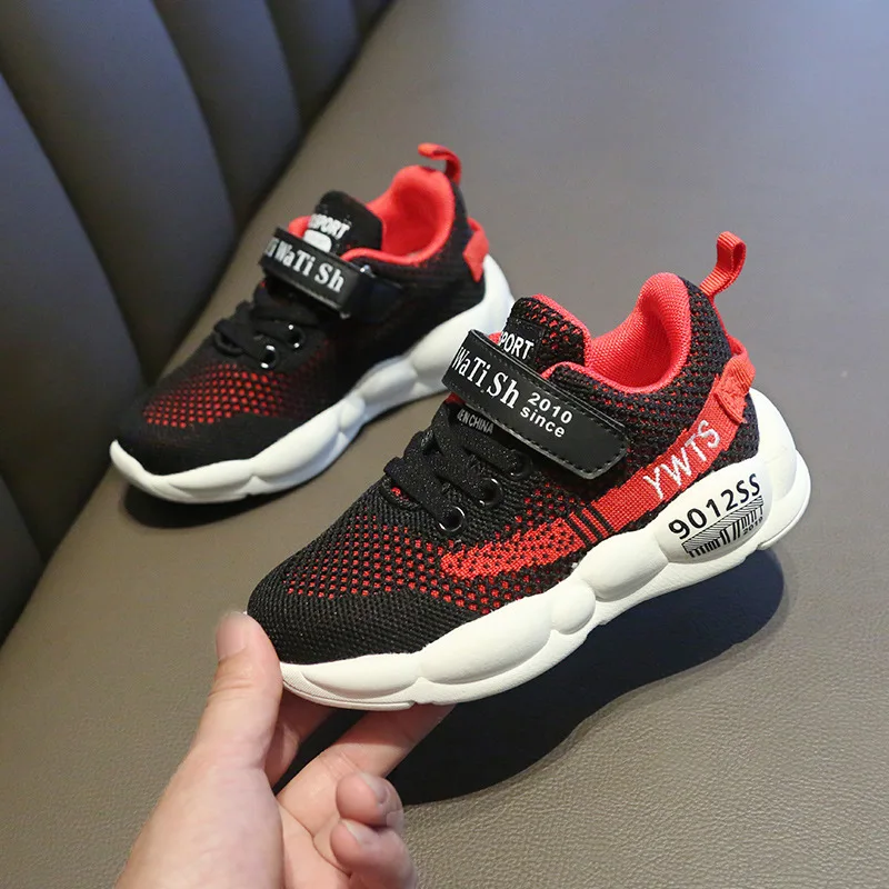 Спортивная обувь для девочек Новые Детские's обувь netshoes дышащая сетка студенческие Начальная школа обувь для мальчиков белые кроссовки для бега - Цвет: Черный