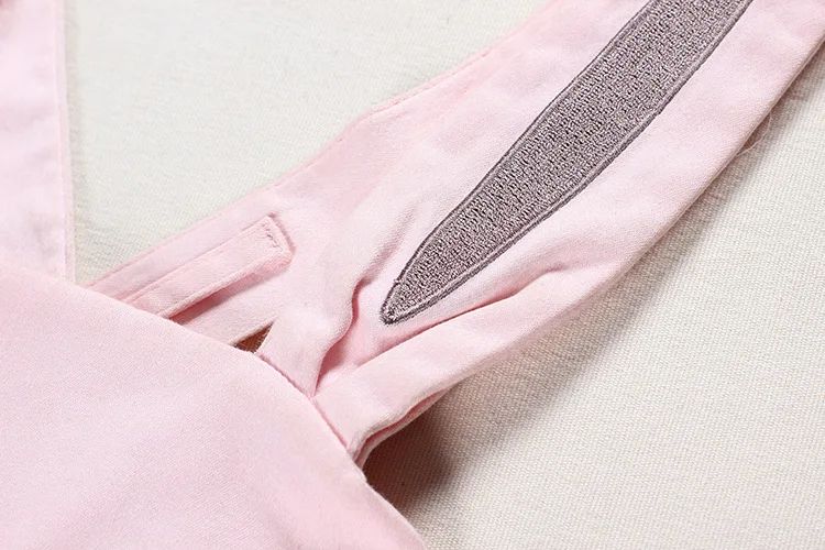 Рисунок 5 - Женский весенний комбинезон розового цвета