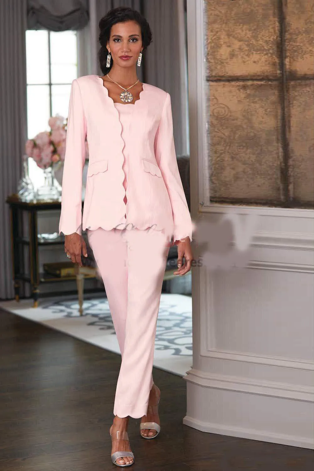 брючный костюм женский на свадьбу для мамы. брючный костюм женский вечерний на свадьбу. брючный костюм для мамы жениха. брючный костюм на свадьбу для мамы невесты. брючный костюм для матери невесты.