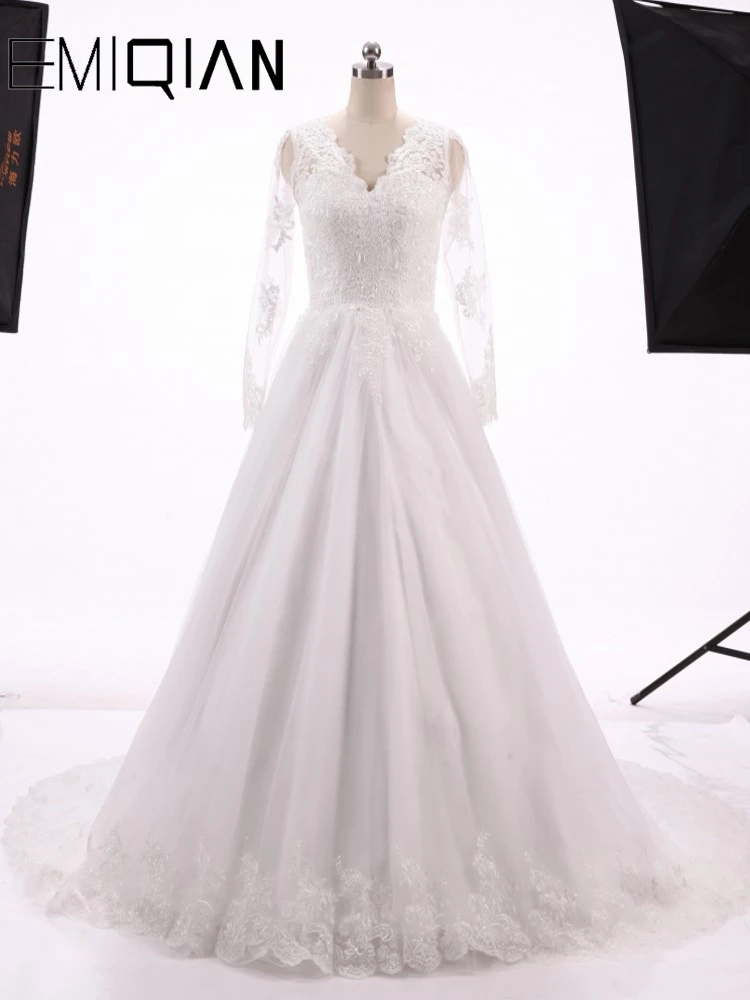 Marvelous Tulle V-Neck A-Line Wedding Dresses With Lace Appliques Long Sleeves Bridal Dress