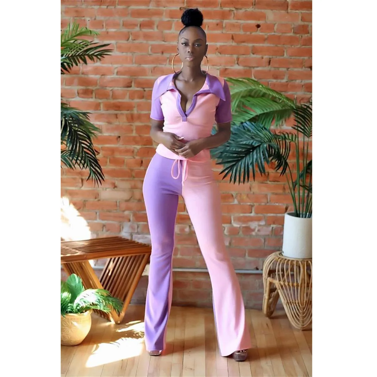 Women's Suit2021 Hot Sale Fashion Casual Color Contrast Stitching Flared Pants V-Neck T-Shirt Short-Sleeved Two-Piece Suit |