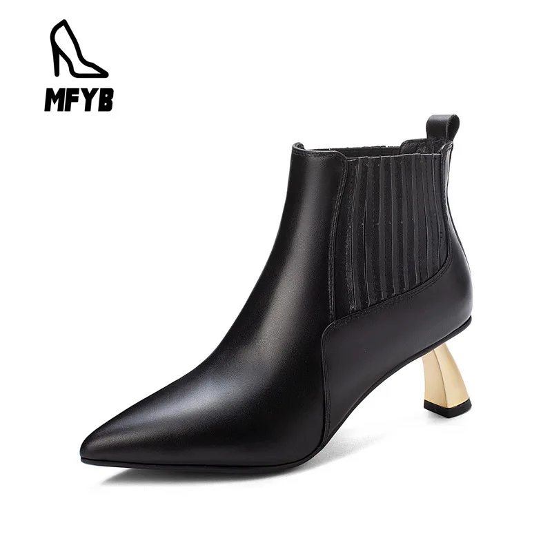 

MFYB Women's Boots 2019 Winter New Fashion Pointed Women's Shoes 35-41 Large Size Low Leather Boots