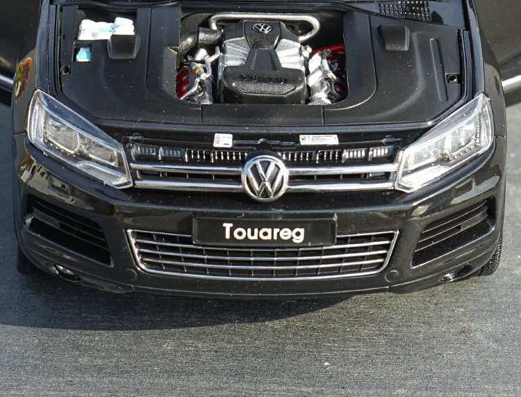 Авторизованный подлинный 1:18 игрушечный автомобиль из сплава VW GTA TSI Touareg SUV Классические игрушки модель автомобиля на Рождество/День рождения