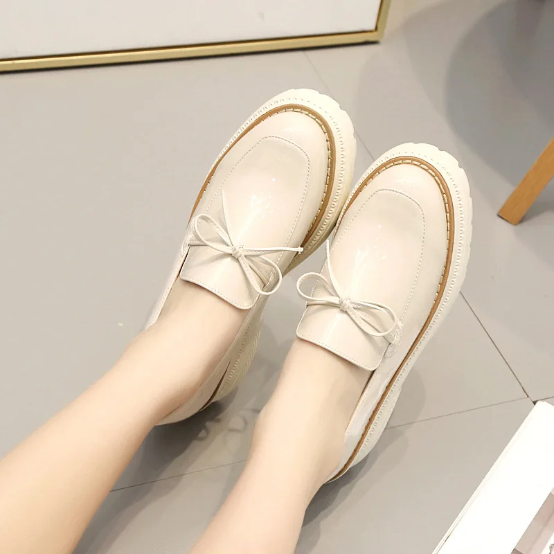 

Japanese-style 2019 Spring New Style Patent Leather Thick Bottomed Platform Shoes round-Toe Deep Mouth Foot Covering Shoes Eleva
