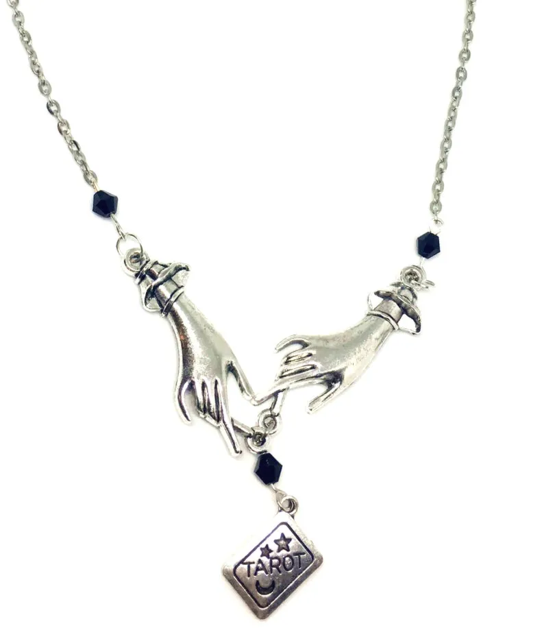 

Tarot reader necklace Gothic pendant mystery gift Hands and jewels mysterious declaration of gothic new 2019 Both men and women