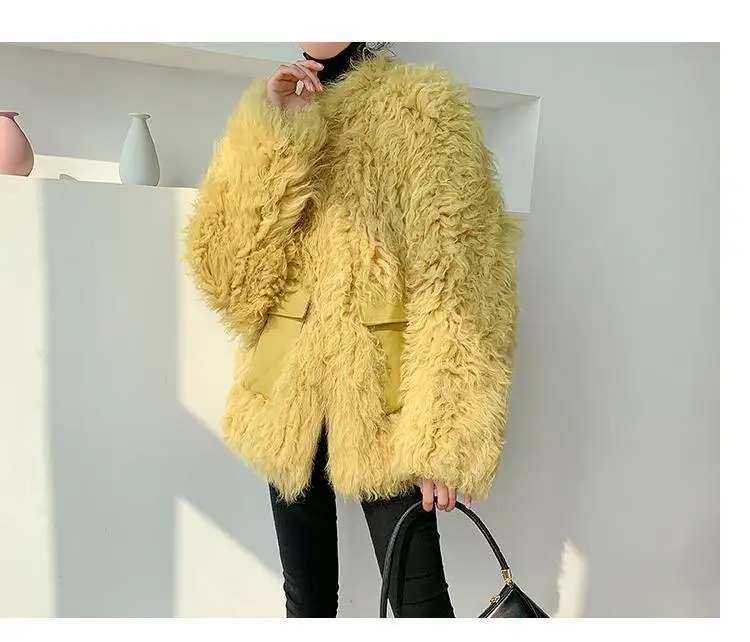 Bella philosophy, однотонная женская зимняя куртка с карманами, Женская Повседневная теплая куртка с длинным рукавом, верхняя одежда, Женское пальто из желтого меха ягненка