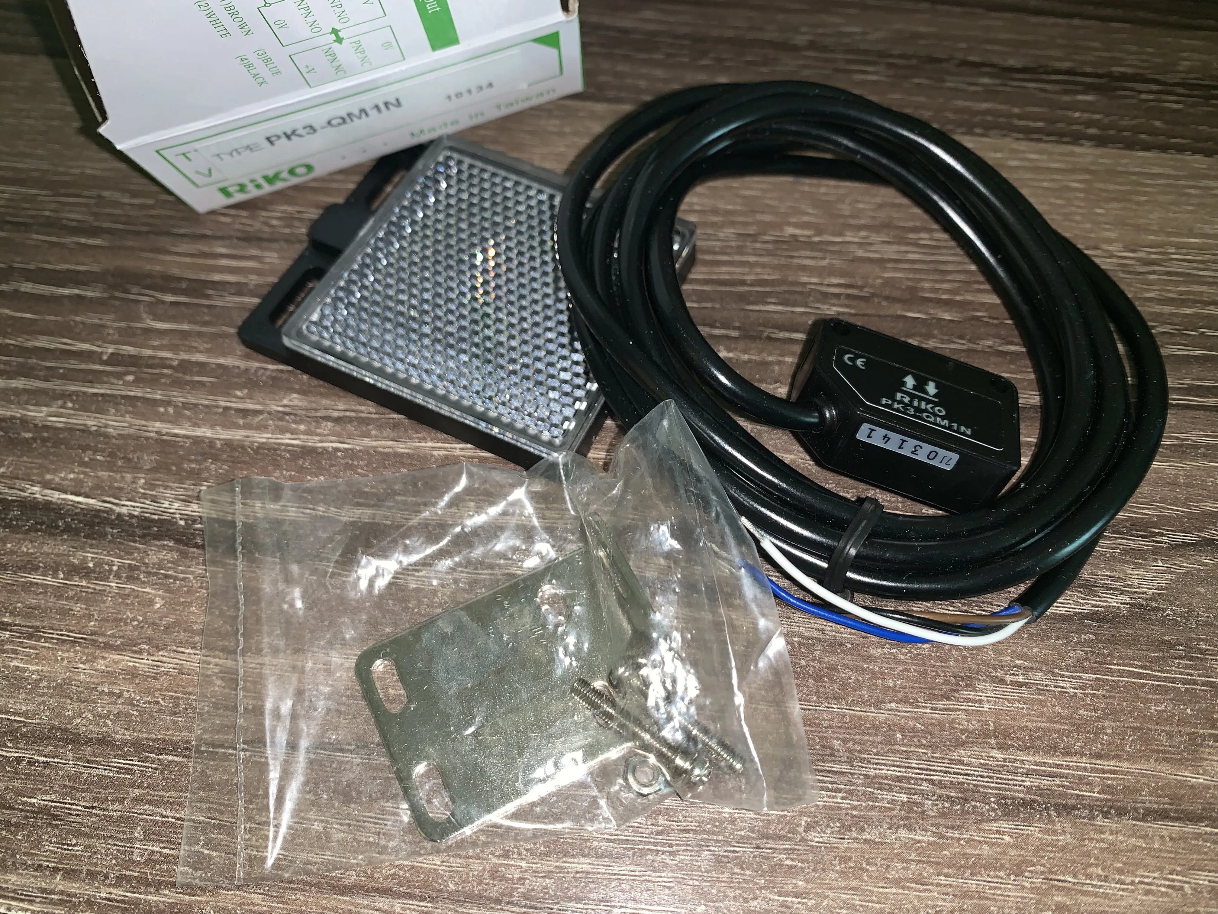 

Новый оригинальный фотоэлектрический датчик PK3-QM1N RIKO