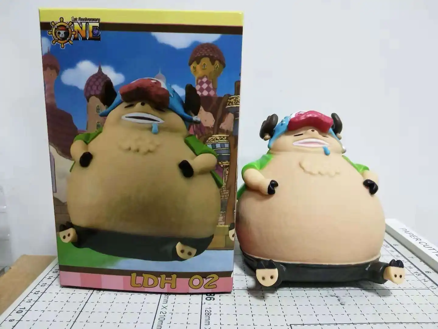 

Anime One Piece/Navigation Huge Version Fat Gismo Drooling Coin Bank Model Doll Garage Kit