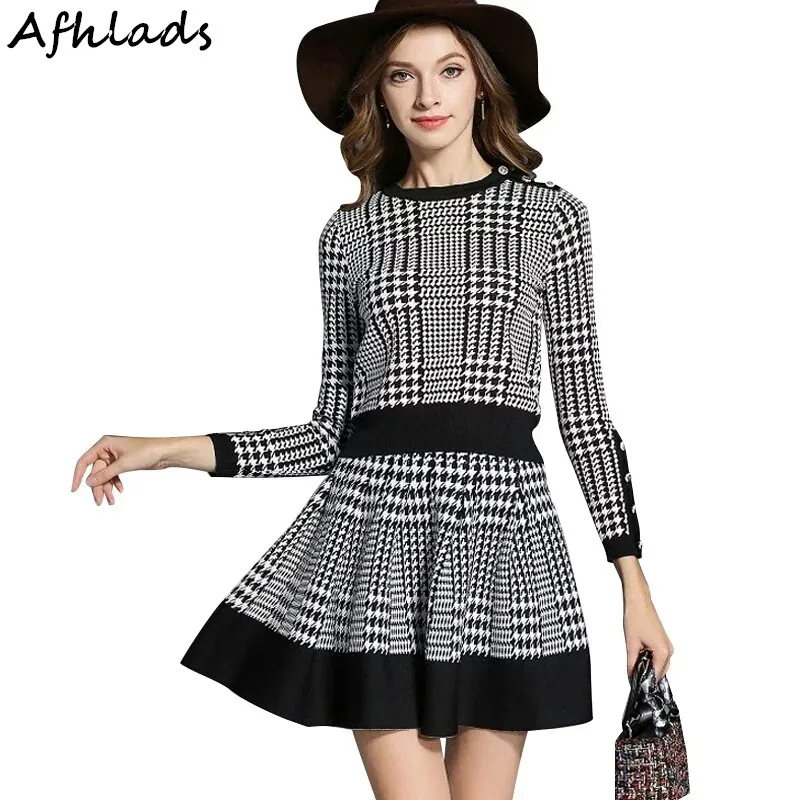 Женский трикотажный комплект из двух предметов клетчатый свитер с длинным