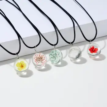 

Belleper Peach Blossom Gypsophila Eternal Flower Specimen Glass Pendant Necklace For Women Lucky Wish Jewelry Girl Gift 2019