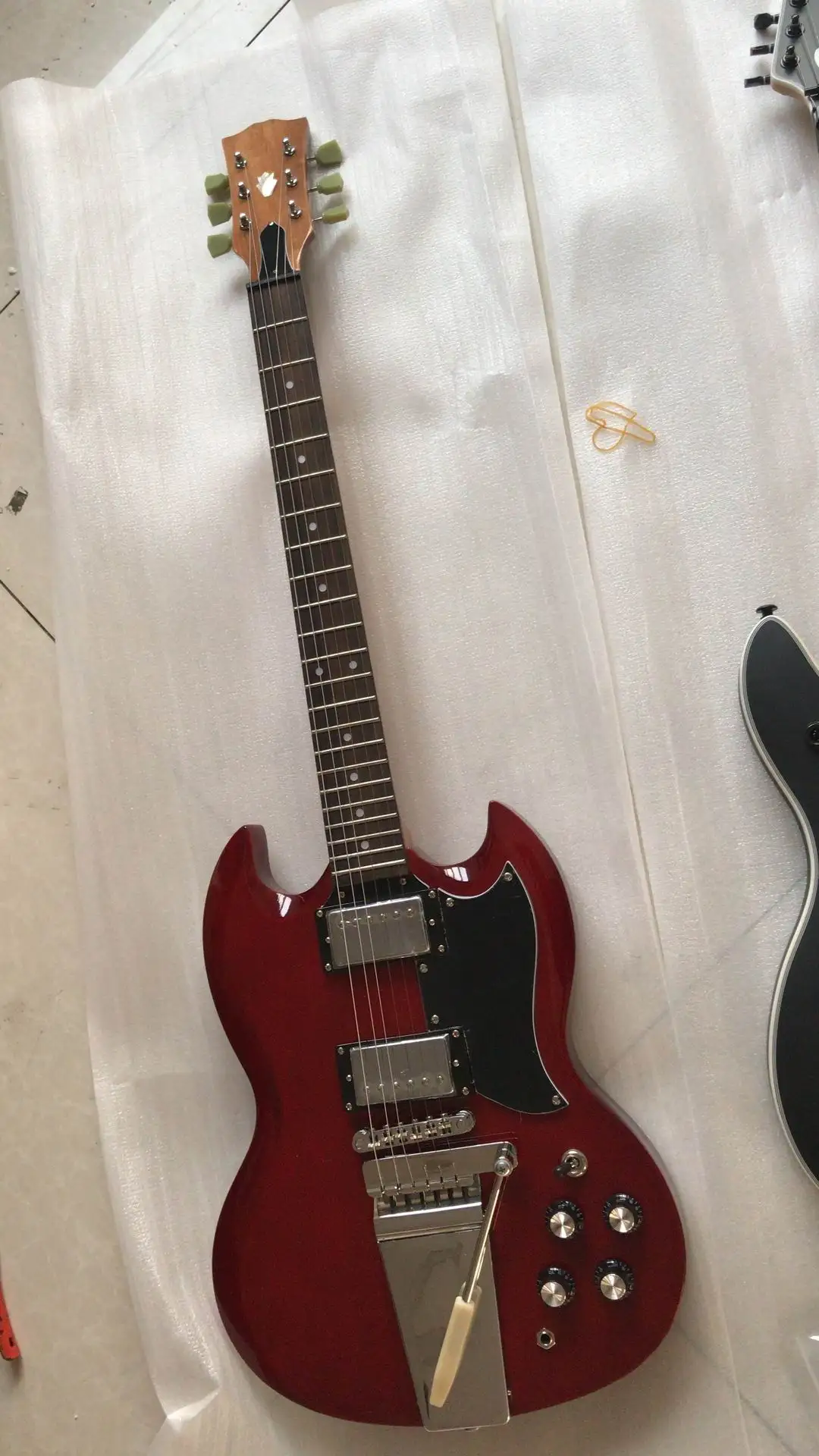 Wholesale Guitars Sg Model Electric Guitar With Maestro Vibrola In Wine