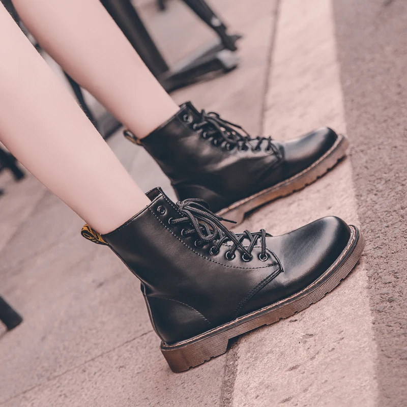 E TOY WORD Autumn Martin Boots female flat retro British Motorcycle desert boots women lace up leather boots ladies ankle boots