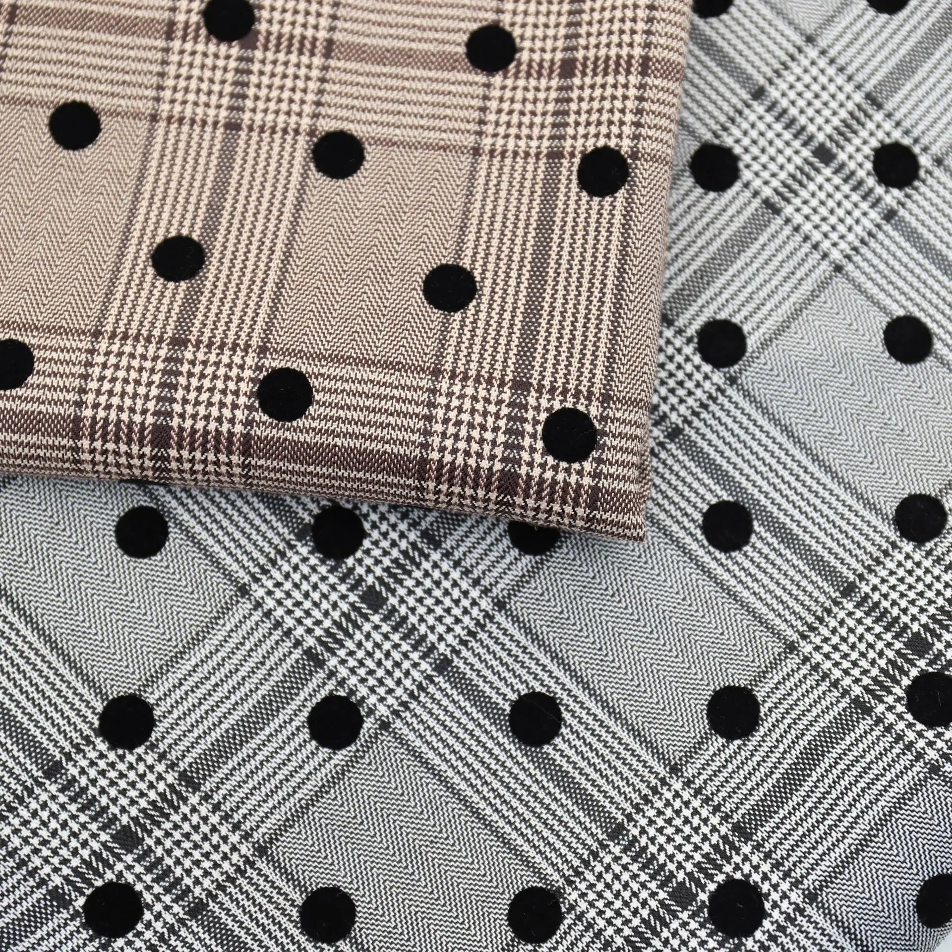 

Cheap fabric printed plaid polyester patchwork in Europe and America, used for sewing handmade fabrics for dresses