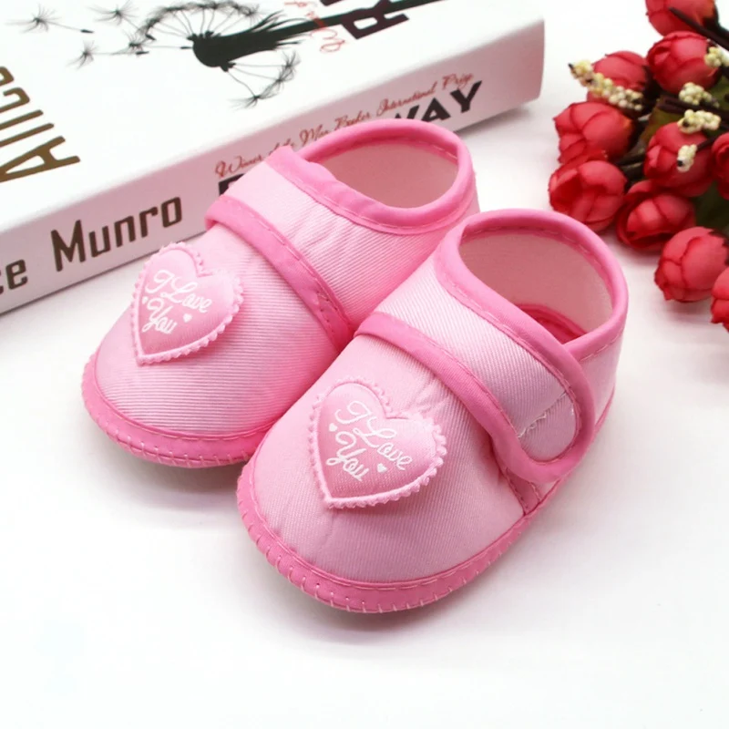 

Newborn Baby Girls Shoes Plush Heart Shape Winter Boots Soft Sole Warm Shoes Cartoon Anti-slip Prewalker Baby Slippers