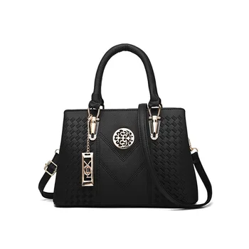 

Vintage Noble Shoulder Bag Causal Elegant Totes For Daily Shopping All-Purpose High Capacity With Metal Pendant Crossbody Bag