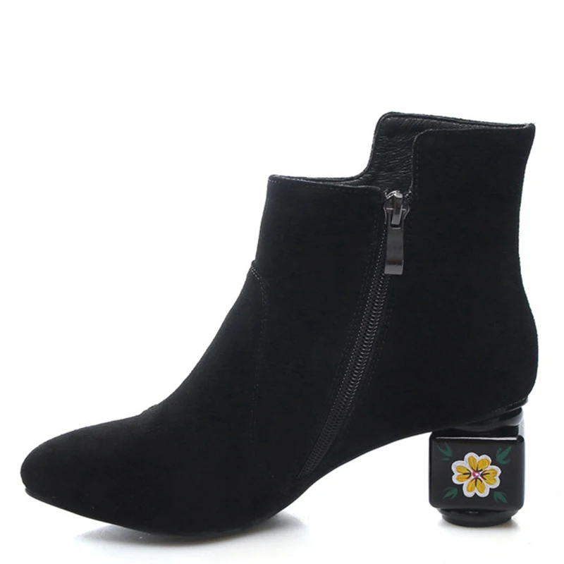 

YECHNE Woman Genuine Leather Ankle Boots Black Green Winter Nubuck Leather Chelsea Boots Plus Size 43 Embroider Martin Boots
