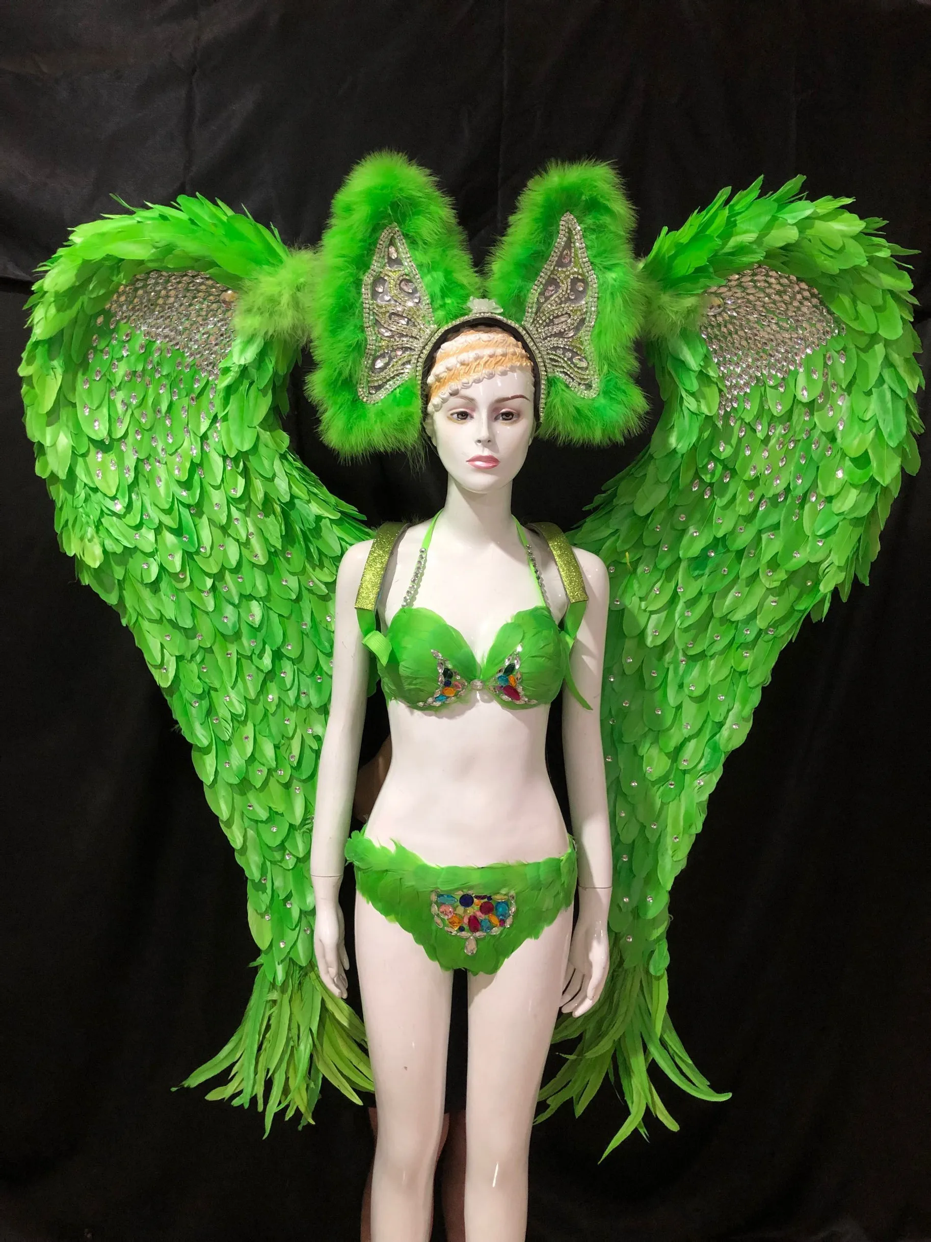 Latin dance Samba accessories Fashion exquisite headdress feathers Delicate dance shows accessories Samba clothing