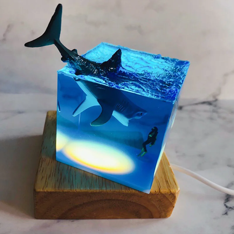 ResinPro™ Shark Diver Wood Lamp - Special & Unique Gift for Your Loved Ones ! Perfect for Home Decoration ! Beautiful Nightlight !