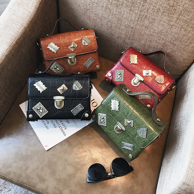

2019 New PU Stereotyped Small Boxes Multi-Element Medal Single Shoulder Crossarm Handheld Women's Bag