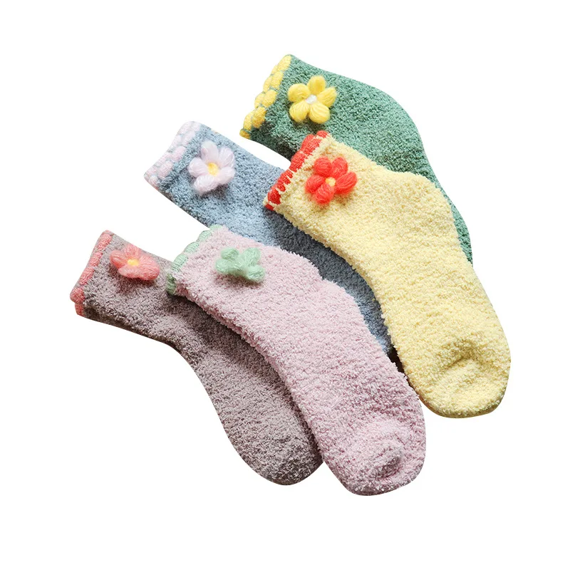 

2020 Winter New Arrival Flower Decorate Coral Velvet Crew Socks Lovely Solid Color Soft And Warm Indoor Sox
