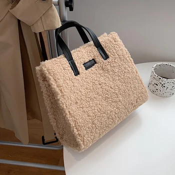 

HOT Original Design Autumn/winter Handbags 2020 New Fashion Lamb Hair Messenger Bag Portable Tote Bag Square Bag Width: 28cm