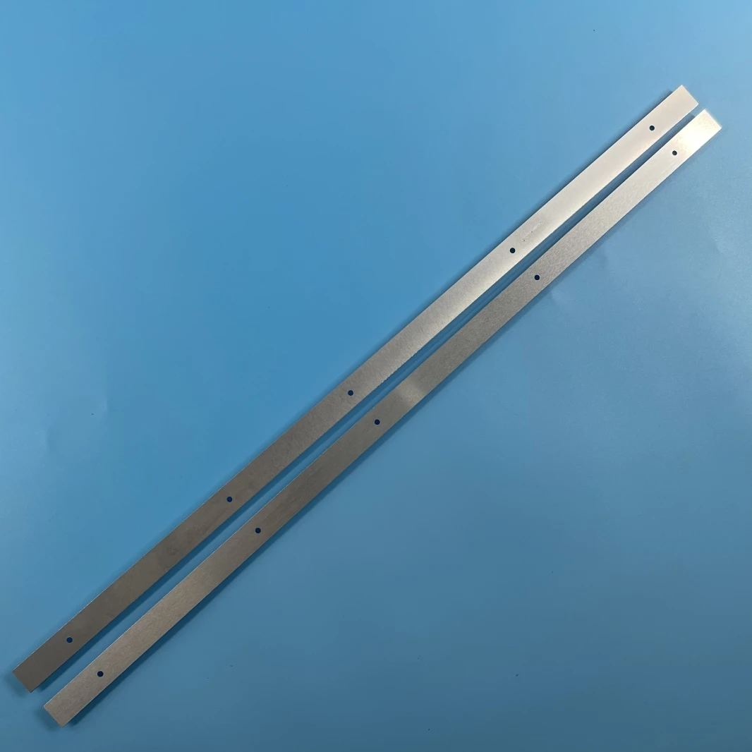 TV's LED backlight strips NVT-32H103W CC02320D562V08 320L(320E9) 2X6 6S1P 1210 bands CC02320D562V04 32E9 2X6 16/3/18 560mm