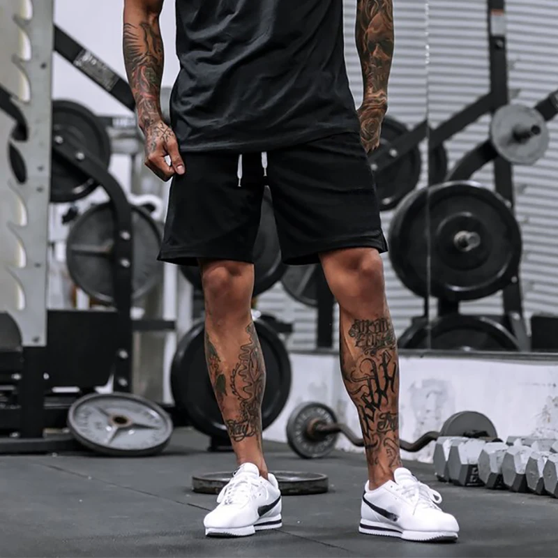 Новые летние брендовые шорты для спортзала мужские шорты для бега спортивные штаны Мужская спортивная одежда Дышащие сетчатые шорты для