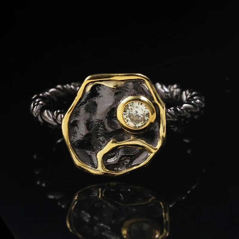 

Exquisite Ladies 925 Sterling Silver Two-tone Zircon Ring Irregular Box Green Zircon Black Gold Twist Ring Italian High Jewelry