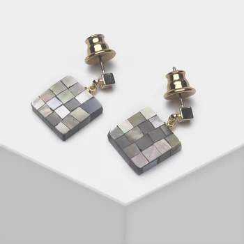 

Amorita boutique Matching drop earrings with small square shells
