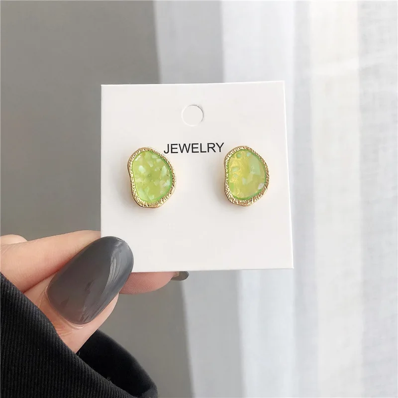 

Vogue French Contracted Small Pure And Fresh Restoring Ancient Ways Women Earrings Irregular Small Earrings Girlfriends Gift