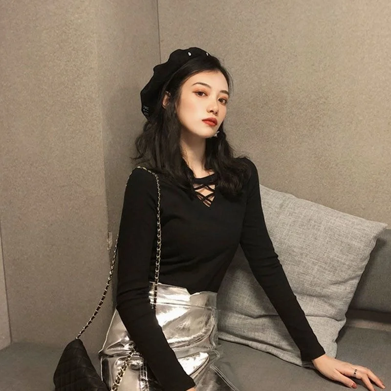 

Футболка женская с V-образным вырезом и длинным рукавом